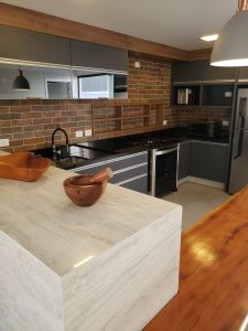 Cozinha concluída em um sobrado de alto padrão - MT Engenharia - Construtora