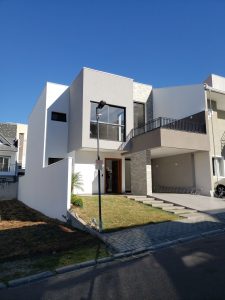 Fachada Casa Alto Padrão - Condomínio no Bairro Alto em Curitiba - PR MT Engenharia - Construtora